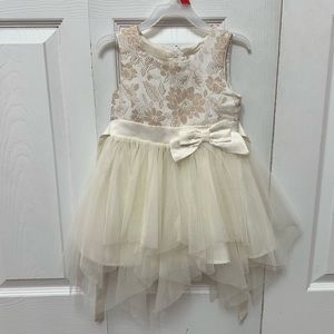 Girls dress